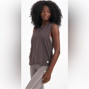 Vuori Feather Tank Color Quartz Size Small Excellent Condition